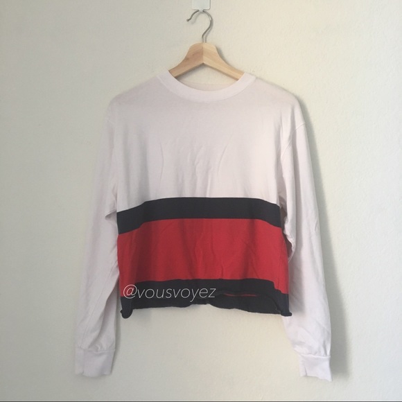 Brandy Melville Tops - Brandy Melville acacia top
